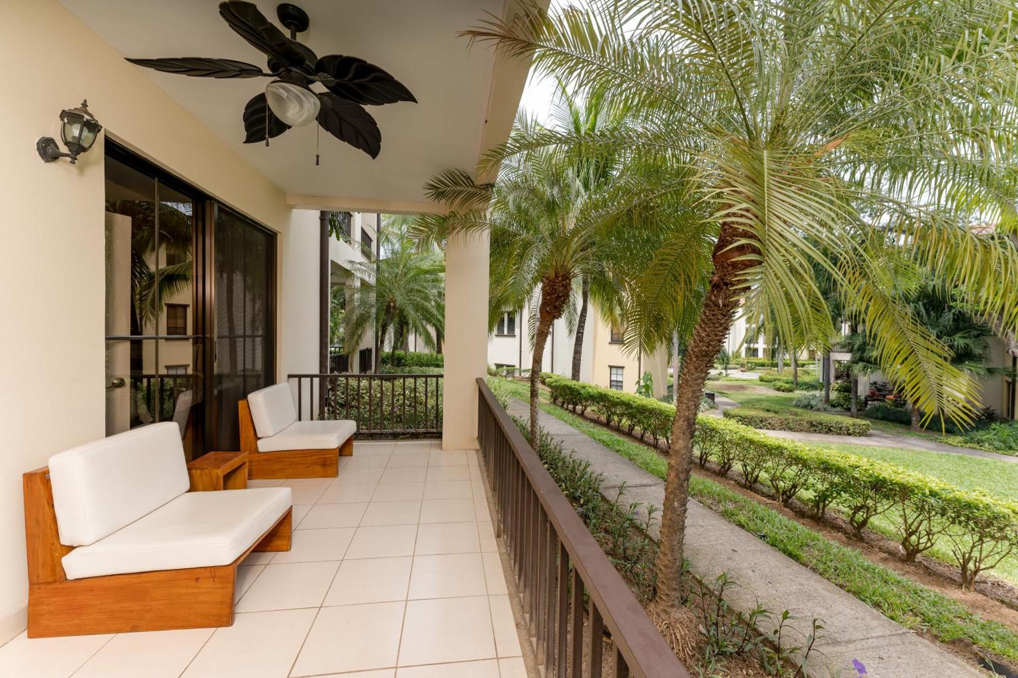 Coco Breeze Private Residence Bagian luar foto